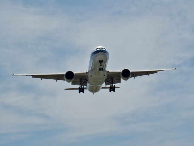 Boeing 777-200 (B-HNO)