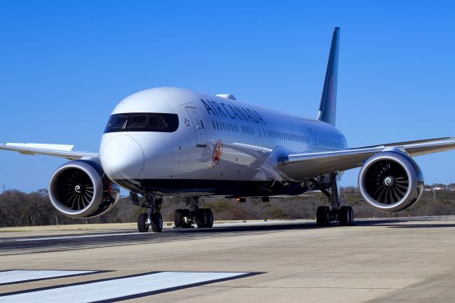 Boeing 787-9 Dreamliner (C-FVLU)