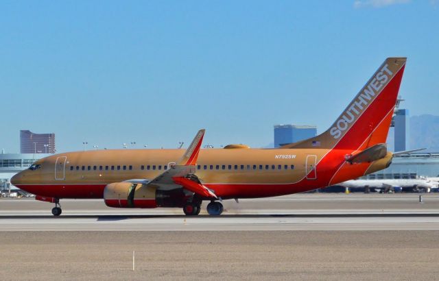 Boeing 737-700 (N792SW) - This paint scheme brings back a ton of memories....