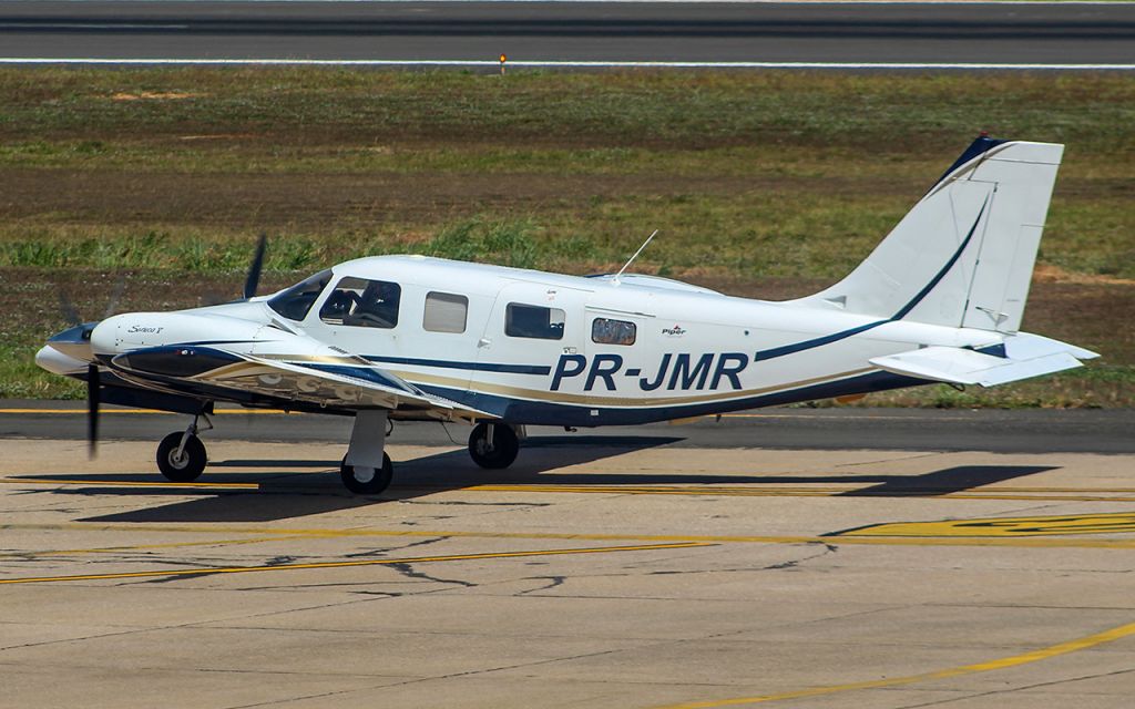 Piper Seneca (PR-JMR)