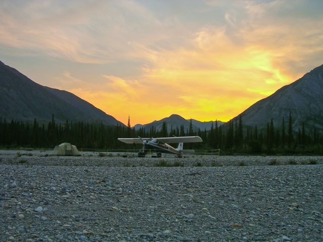 N6DB — - Helio-Courier N6DB on the Ambler River, Alaska