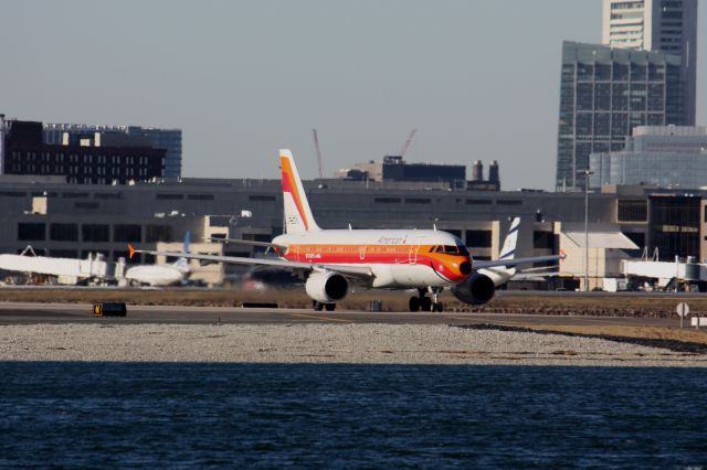 Airbus A319 (N742PS)