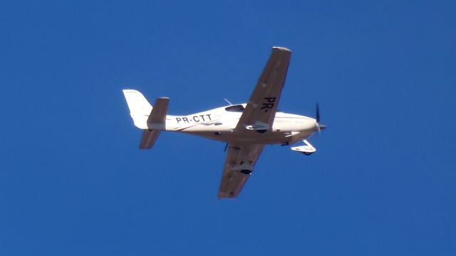 Cirrus SR-22 (PR-CTT)