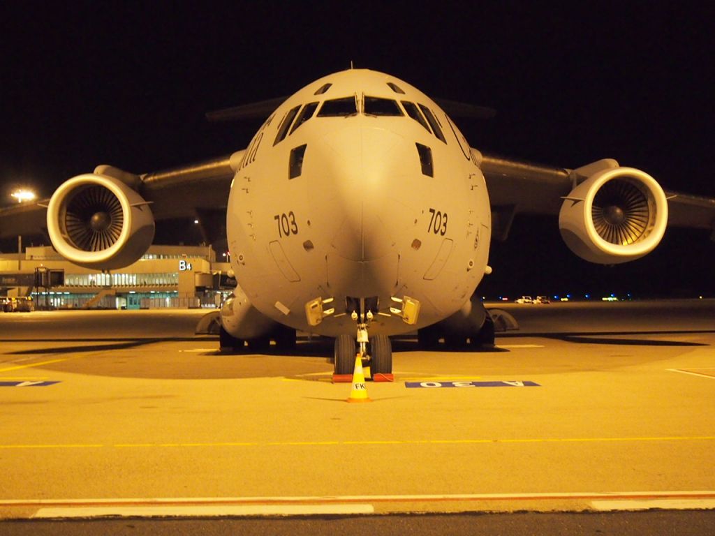 Boeing Globemaster III (17-7703)