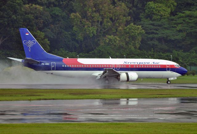 BOEING 737-400 (PK-CKC)
