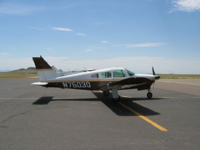 Piper Cherokee (N75030) - Piper Arrow 1976