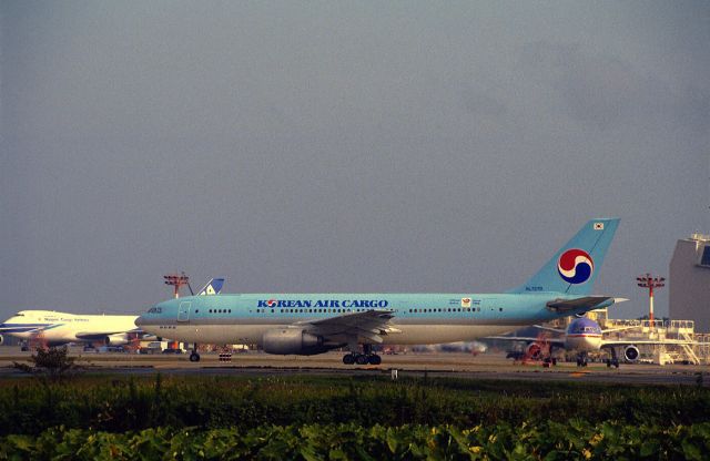 Airbus A300F4-600 (HL7278) - Departure at Narita Intl Airport Rwy34 on 1988/10/16