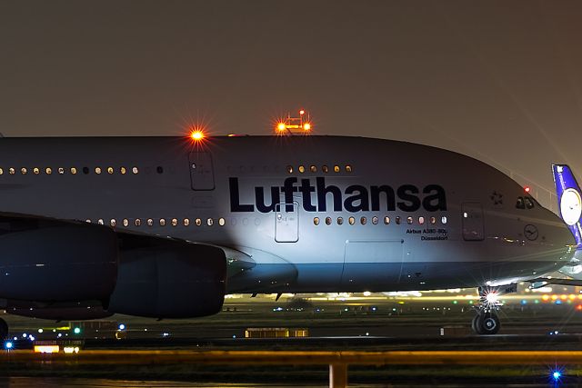 Airbus A380-800 (D-AIMK)