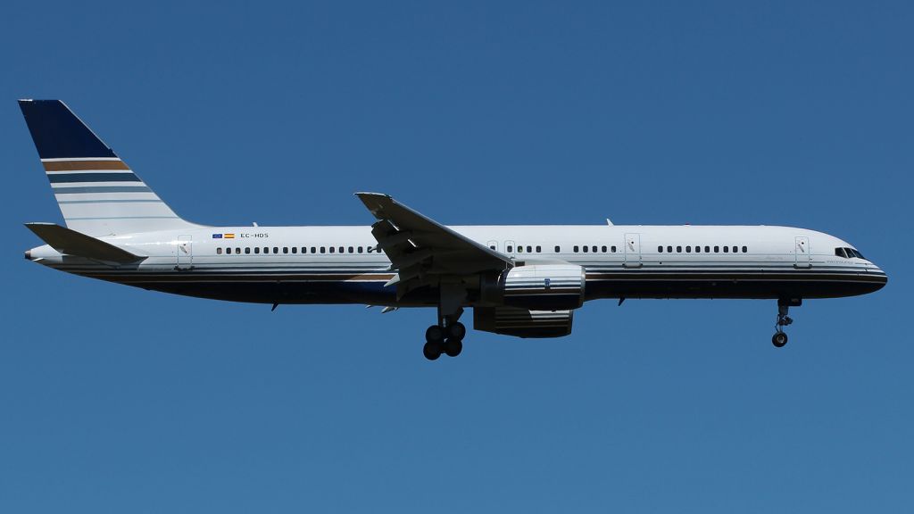 Boeing 757-200 (EC-HDS)