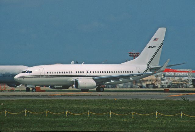 Boeing 737-700 (N4AS) - Departure at Narita Intl Airport Rwy34L on 2001/09/05