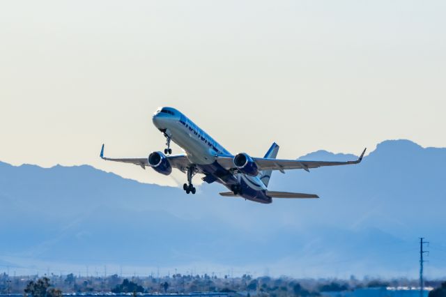 Boeing 757-200 (N963CA) - A National Airlines 757-200 taking off from PHX on 2/9/23 during the Super Bowl rush. Taken with a Canon R7 and Tamron 70-200 G2 lens.