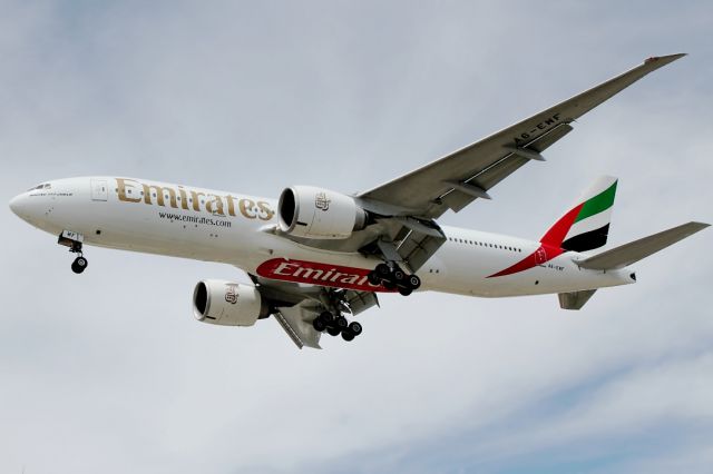 Boeing 777 (A6-EWF) - Flying over the famous In-N-Out Burger before touching down at LAX