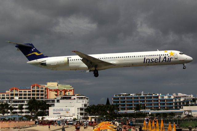 McDonnell Douglas MD-80 (PJ-MDB) - Over famous Maho Beach