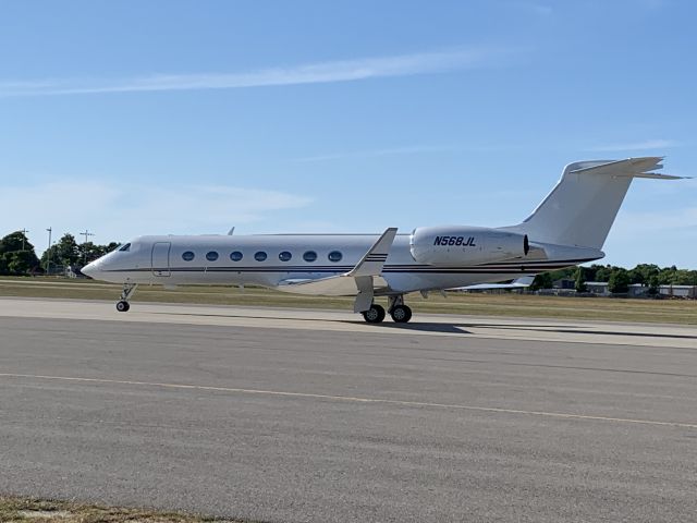 N568JL — - Charlevoix, MI - Municipal AirPort.br /Beautiful view this amazing aircraft. Summer vacations going on.