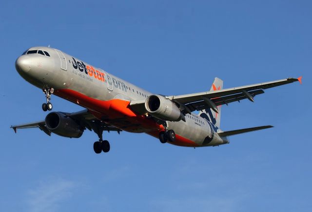 VH-VWT — - JETSTAR AIRWAYS - AIRBUS A320-232 - REG VH-VWT (CN 3717) - ADELAIDE INTERNATIONAL AIRPORT SA. AUSTRALIA - YPAD 23/2/2018