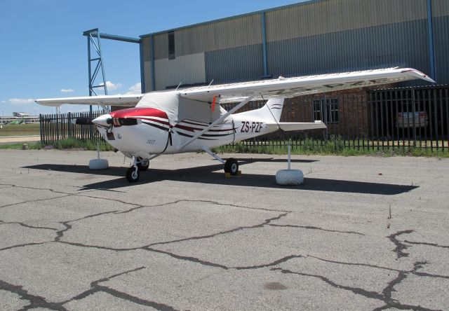 Cessna Skyhawk (ZS-PZF)