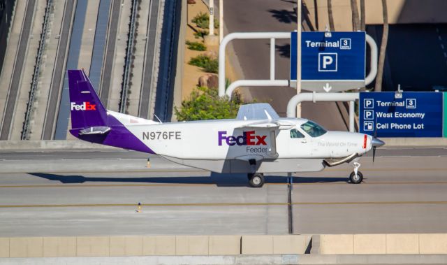 Cessna Caravan (N976FE) - Spotted at KPHX on May 18, 2020