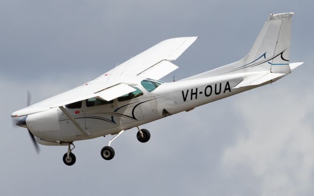 Cessna Cutlass RG (VH-OUA)