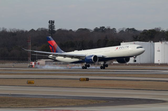 Airbus A330-900 (N423DX)