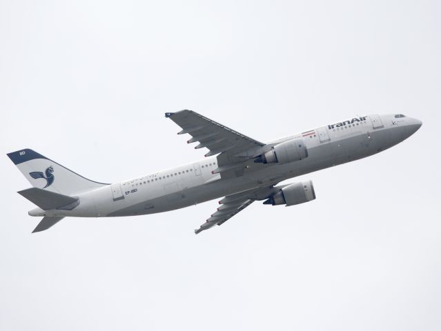 Airbus A310 (EP-IPD) - Take off runway 29 at Vienna, Austria. Iran Air.