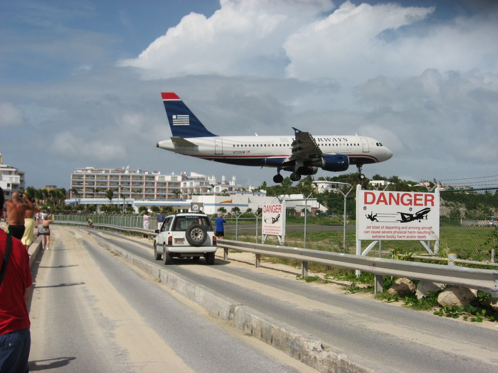 Airbus A319 (N723UW)