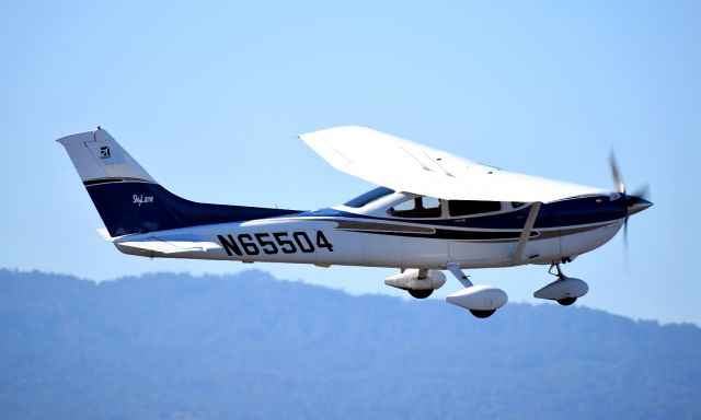 Cessna Skylane (N65504)