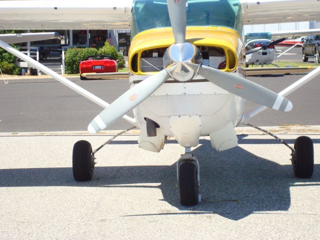 Cessna 206 Stationair (N4885F)