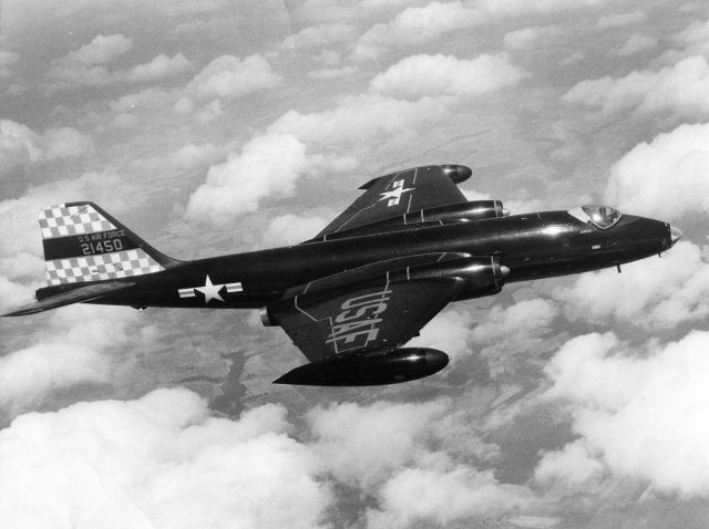 — — - Martin RB-57A #52-450 16th TRS. Shaw AFB, 1954. Squadron flew day/night photo recce missions. Red and white checkerboard  on vertical stab. Wish i had color photos of this- no luck. This variant did NOT deploy to SE Asia. "B" models went there early in the conflict.