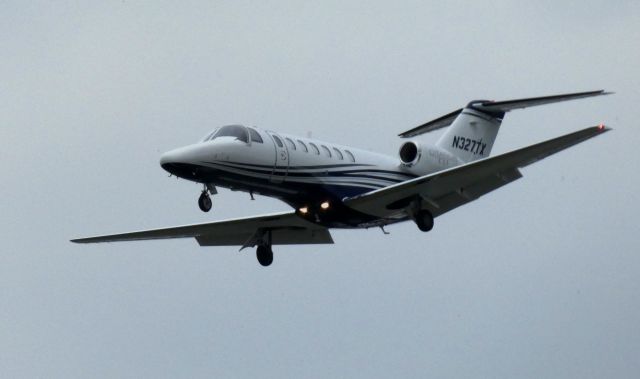 Cessna Citation CJ3 (N327TX) - On final is this 2008 Cessna Citation 525B in the Autumn of 2020.