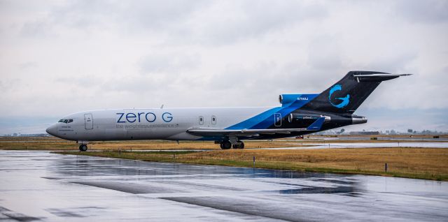 BOEING 727-200 (N794AJ) - Zero G 727 taxi into the apron at KBZN