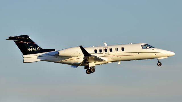 Learjet 40 (N44LG)