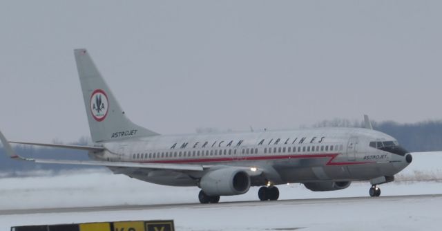 Boeing 737-800 (N951AA)