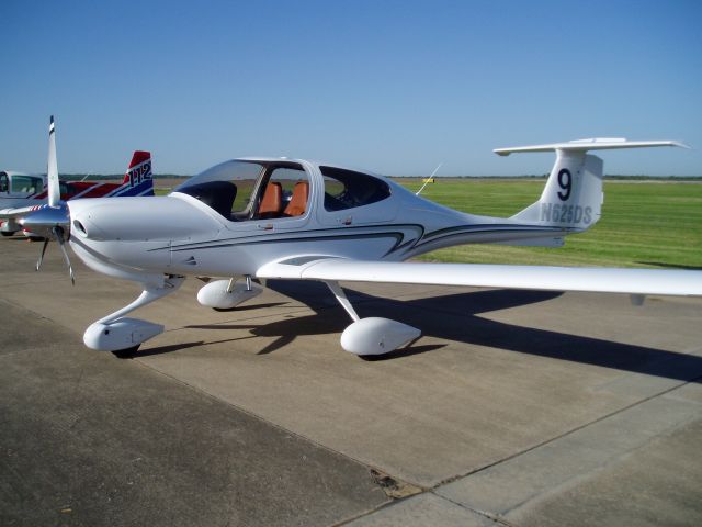 Diamond Star (N625DS) - Participant in the Texoma 100 Air Race at Grayson County (North Texas Regional Airport).