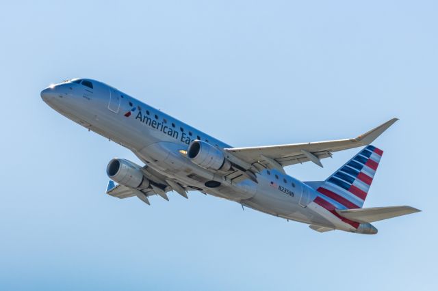 Embraer 175 (N235NN) - An American Eagle ERJ175 taking off from PHX on 2/11/23 during the Super Bowl rush. Taken with a Canon R7 and Canon EF 100-400 II L lens.