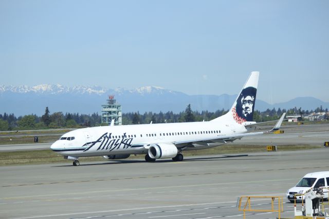 Boeing 737-800 (N517AS) - 043014 Alaska B738 taxiing out