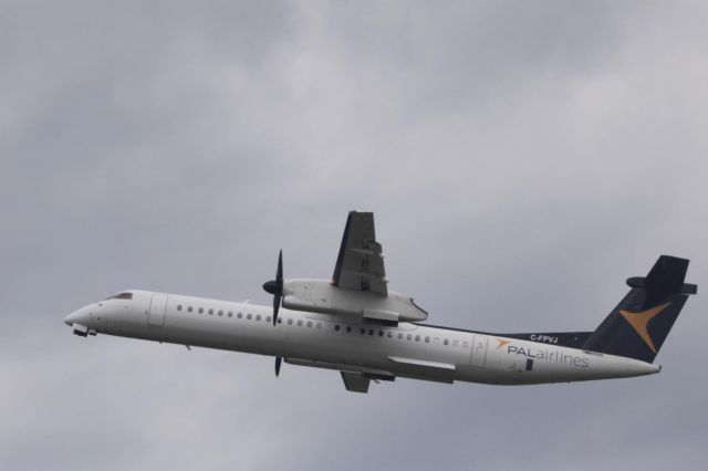 de Havilland Dash 8-100 (C-FPVJ)