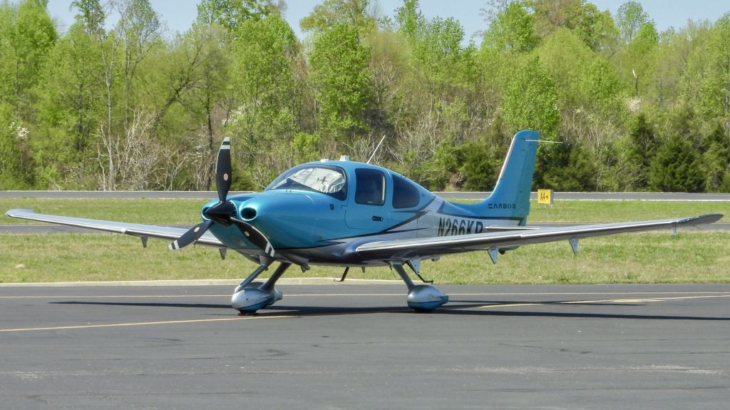 Cirrus SR-22 (N266KP)