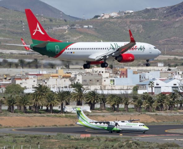 Boeing 737-700 (EC-MTV)