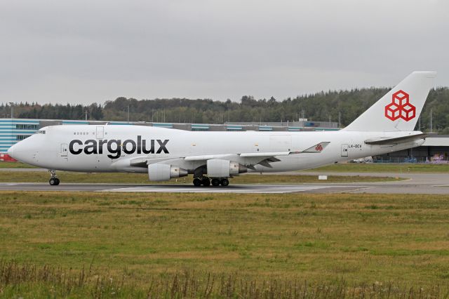 Boeing 747-400 (LX-DCV)