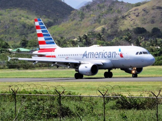 Airbus A319 (N710UW)