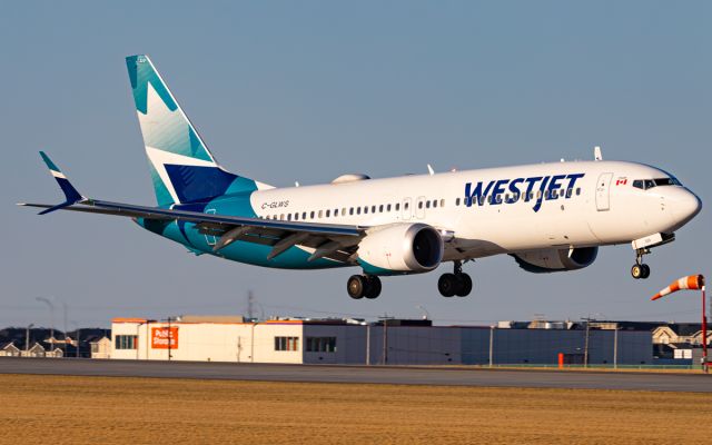 Boeing 737 MAX 8 (C-GLWS)