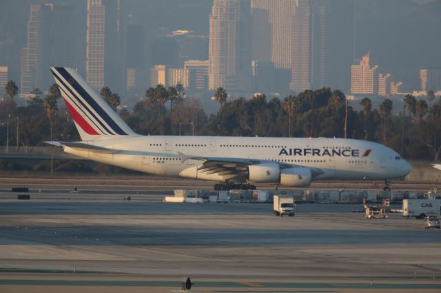 Airbus A380-800 (F-HPJE)