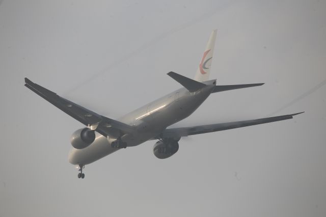 BOEING 777-300 (B-7347)