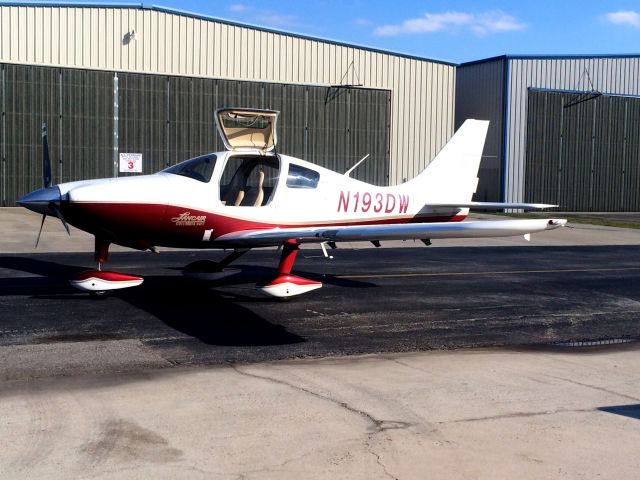 Cessna 350 (N193DW)