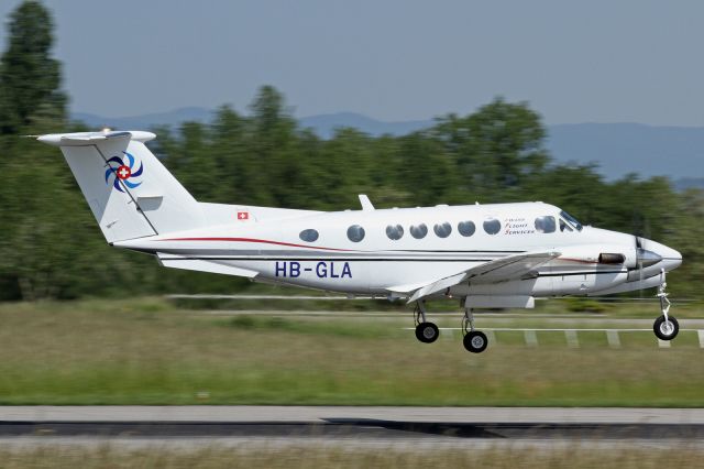 Beechcraft Super King Air 200 (HB-GLA)