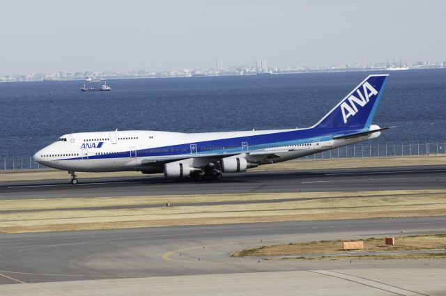 Boeing 747-400 (JA8099) - Landing at Haneda Intl Airport Rwy34R on 2012/01/12