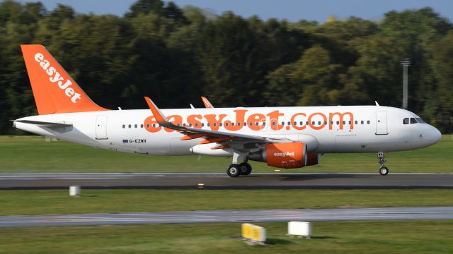 Airbus A320 (G-EZWV)