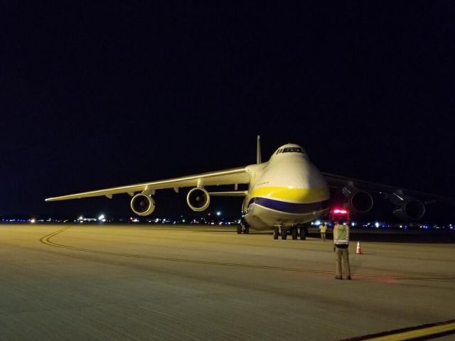 Antonov An-12 (UR-82009)