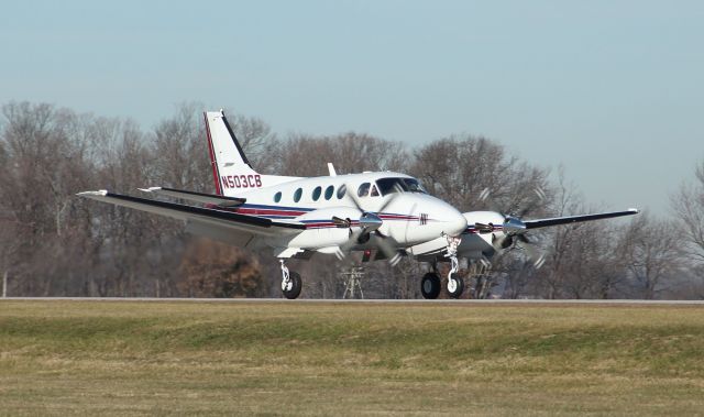 Beechcraft King Air 90 (N503CB) - Landing rwy 09 on 1/5/2012...