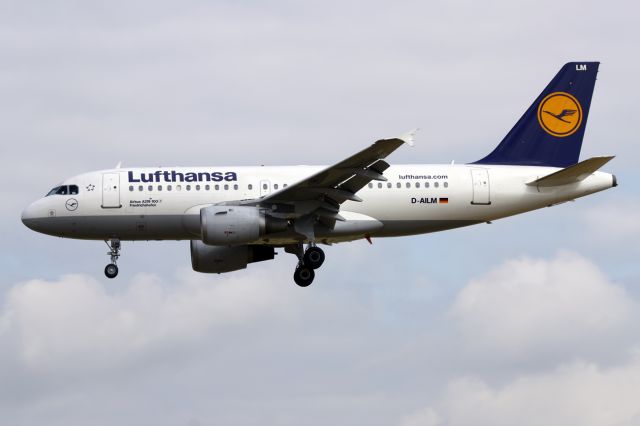 Airbus A321 (D-AILM)